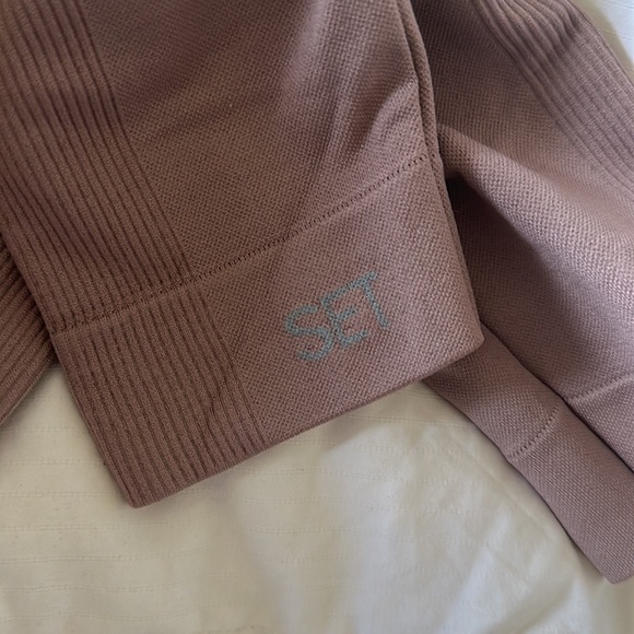 SET ACTIVE Sculptflex LEGGINGS (Amethyst) - Picture 3 of 5